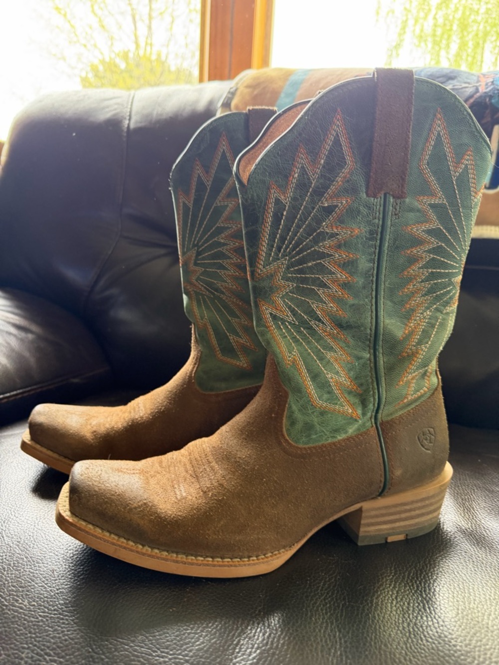 Women’s Ariat Decatur Boots Size 8C